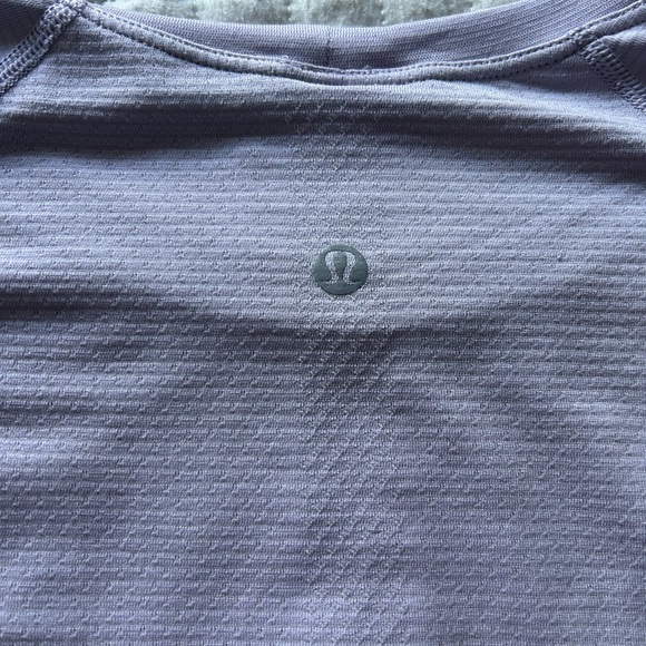 Lululemon swiftly tee race length! - Picture 2 of 3